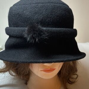 Shihreen Black Wool Hat